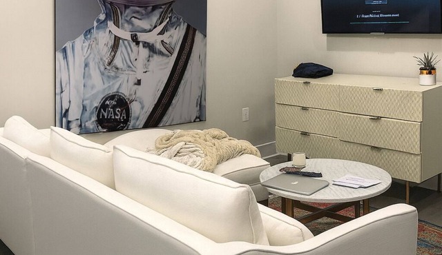 Perfect 1-bedroom studio apartment in Irvine for a relaxing, luxury stay