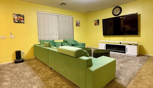Perfect 1-level, 4-bedroom house with AC in charming Avondale, Arizona