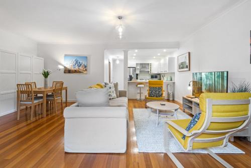 Perfect 2-Bed Inner-City Home with Pool & BBQ Area