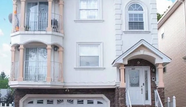 Perfect 2-bedroom apartment with AC in wonderful Elizabeth