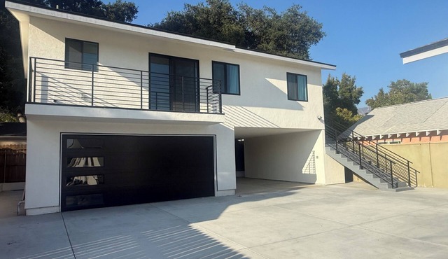 Perfect 2-bedroom corporate apartment with AC in peaceful Altadena