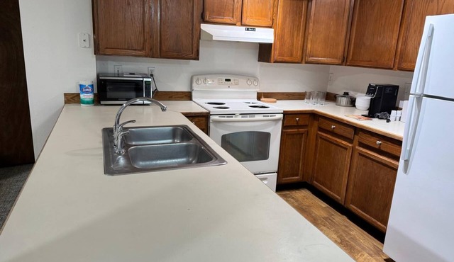 Perfect 2-bedroom house in a duplex in enchanting Woodinville for your getaway