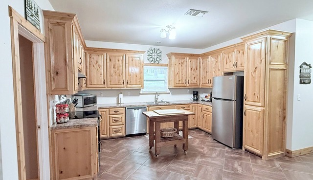 Perfect 2-bedroom house close to Marinas and Casinos