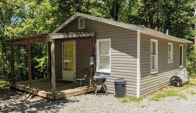 Perfect 2-bedroom located in Missing Hill Resort on Kentucky Lake in New Concord