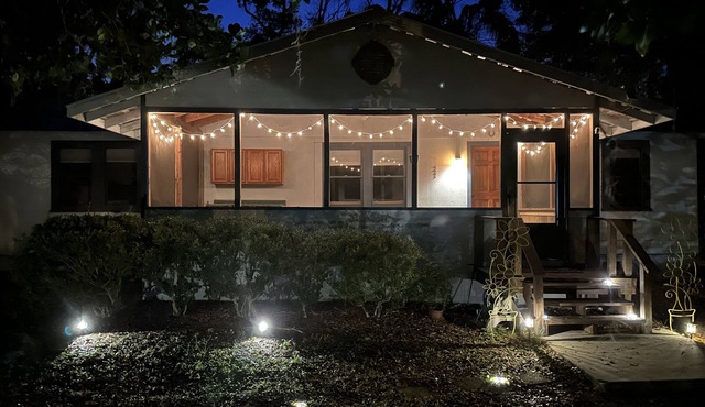 Perfect 2 Bedroom Nest in the Heart of Micanopy!