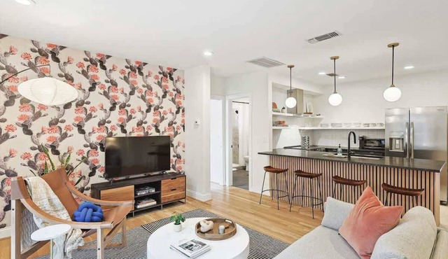 Perfect 2 BR Uptown Dallas