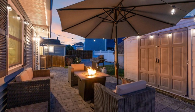 Perfect 2BR Hideaway Just 3.5 Blocks to Beach & Boards | Fire Pit, Grill, Relax