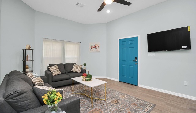Perfect 2BR Houston Escape – Great for Long or Short Stays