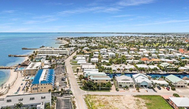 Perfect 3-bedroom villa in lovely Key Colony Beach with Cabana Club
