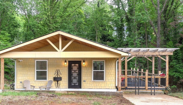 Perfect 3-bedroom cabin with AC in peaceful Gainesville