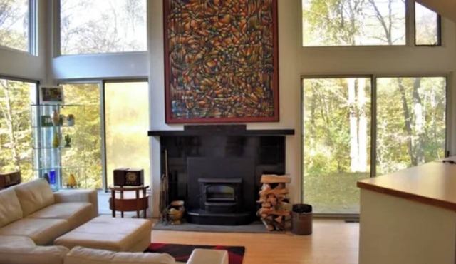 Perfect 3-bedroom house with AC in adorable Redding