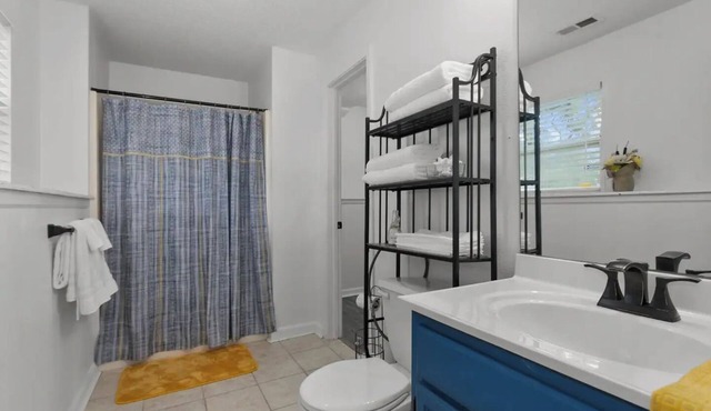 Perfect 3 BR Home in North KC near the Airport!