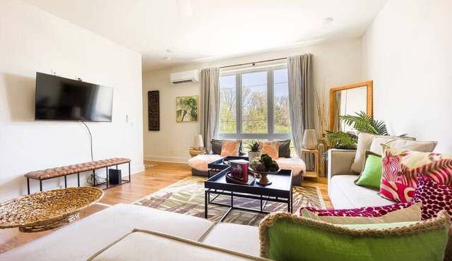 Perfect 4 Bedroom/4 Bath Hideaway Awaits!