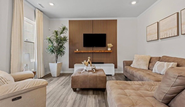 Perfect 4BR Sleeps 10 Family and Pet Friendly