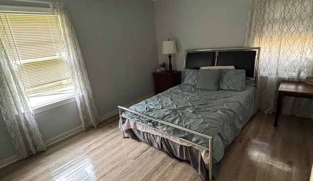 "Perfect 4BR Spot for Game Days or Group Stays"
