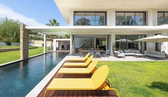 Perfect 5-bedroom villa with pool and sauna in adorable Mouans-Sartoux