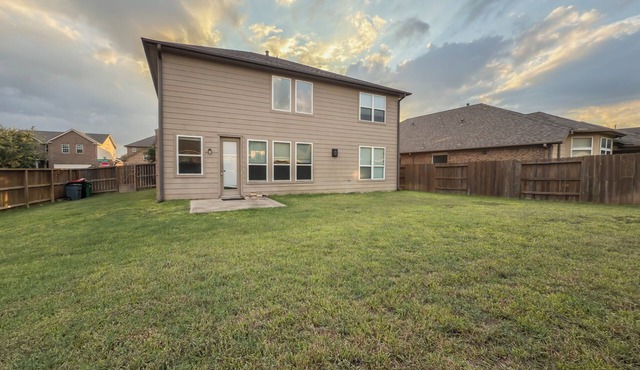 Perfect 5-bedroom house in tranquil Katy for Day Parties