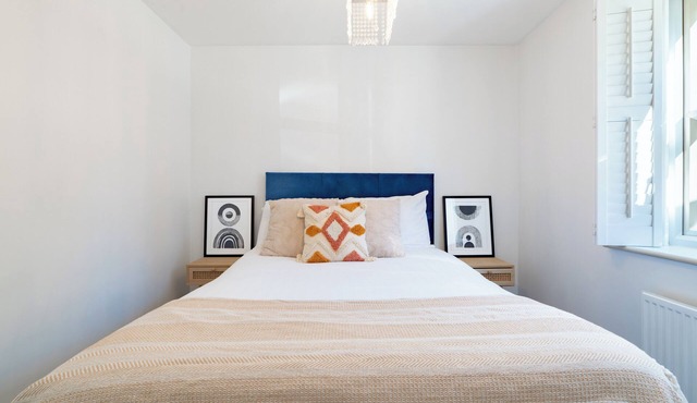 Perfect 7-bedroom house in Peterborough for your next getaway