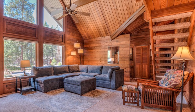 Perfect A/C Ski Cabin Walking Distance to Village Mall