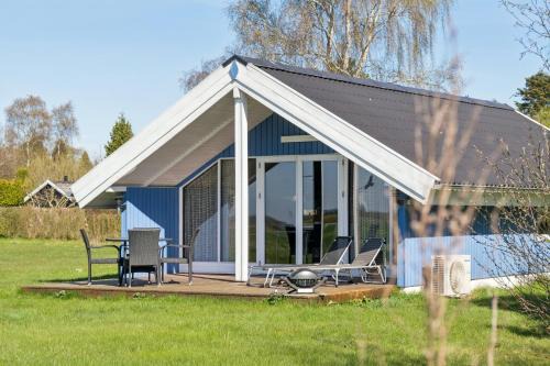 Perfect Base For Art And Flea Market Trips