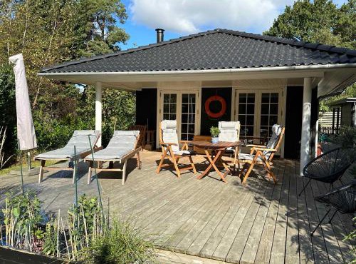 Perfect Base Near Beach And Shops