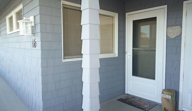 Perfect bayfront condo with beautiful views of the bay