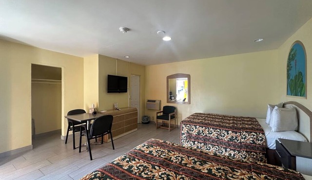 Perfect Beach Escape – 2 Rooms w/2 Queens Room Near Ponce de Leon Lighthouse