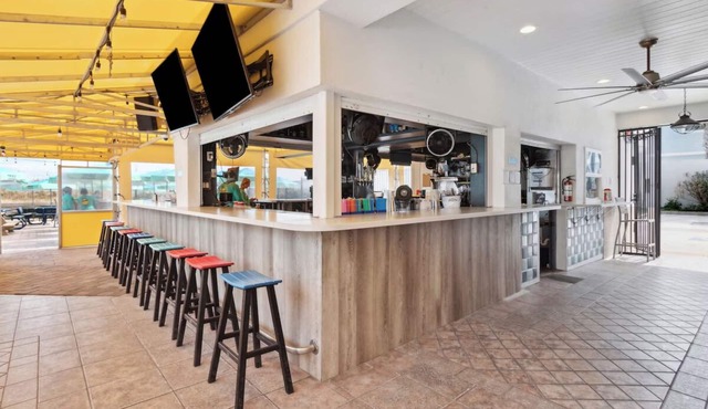 Perfect Beach Getaway: 4 Family Rooms, Outdoor Pool & Pet-Friendly