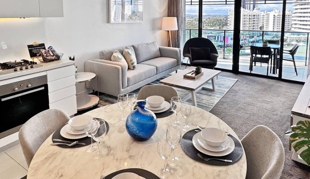 Perfect beach pad Oracle Tower 2 Lvl 8 Parking