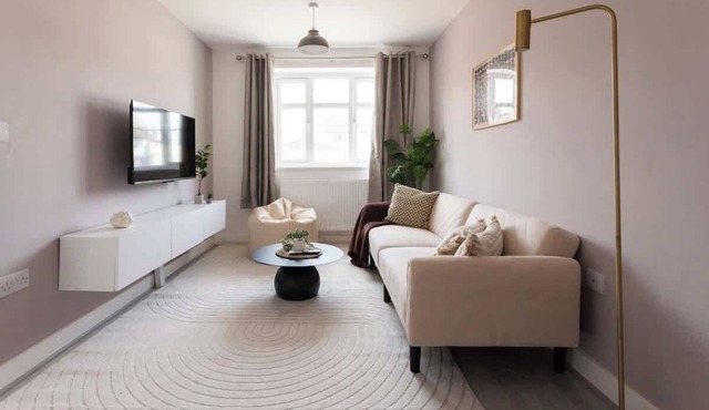 Perfect Booking | 4 Bed Home in Stockport