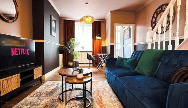 Perfect Booking | 3 Bed Home in Abertillery