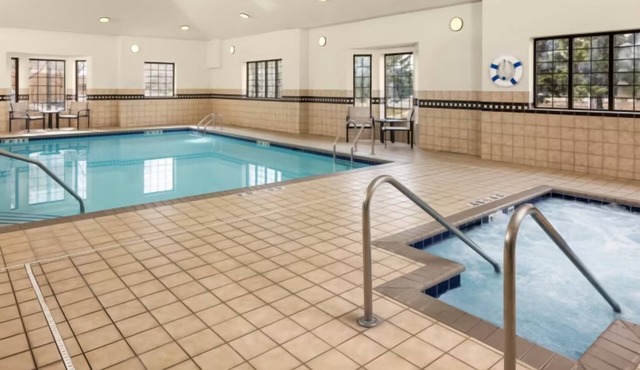 Perfect Business Traveler Room with Complimentary Breakfast