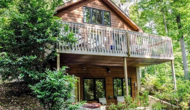 Perfect cabin for 2 w/hot tub