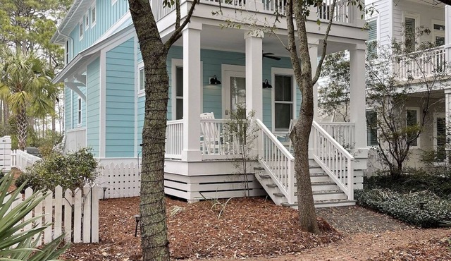 Perfect Carillon Beach Family Cottage with 6 passenger Golf Cart awaits you!