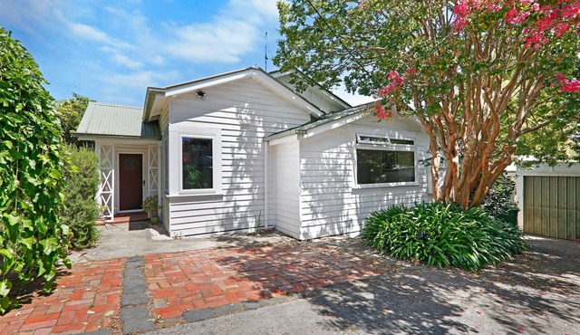 Perfect central location, beautifully renovated home with large garden