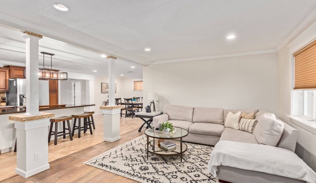 PERFECT CENTRAL LOCATION! Heart of Tempe/ASU. Minutes to Old Town Scottsdale