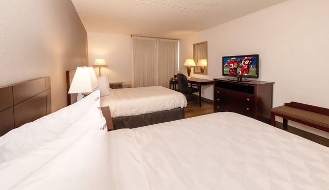 Perfect Choice For Your Family Vacation! 2 Budget-friendly Units, Free Parking!