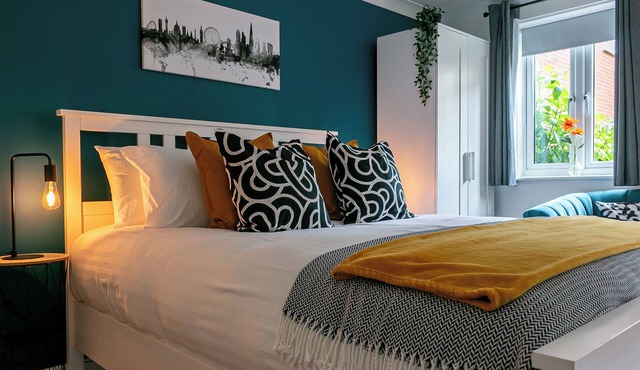 Perfect City Studio in Hatfield - Free Parking - Great Connections to London