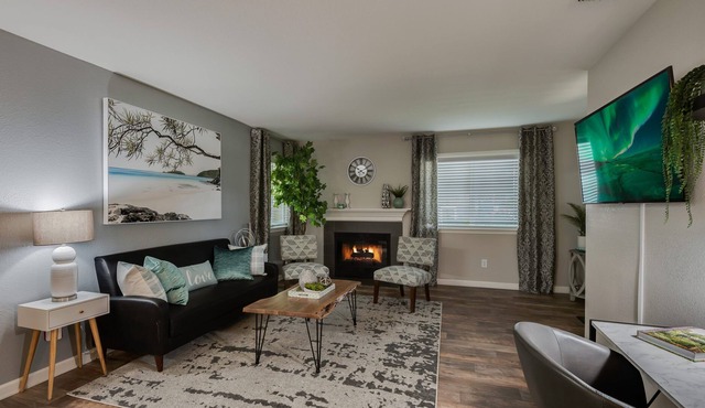 Perfect, Comfortable Place In Great Location!