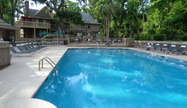 Perfect couples retreat close to Shipyard Beach Club 193 Beachwalk