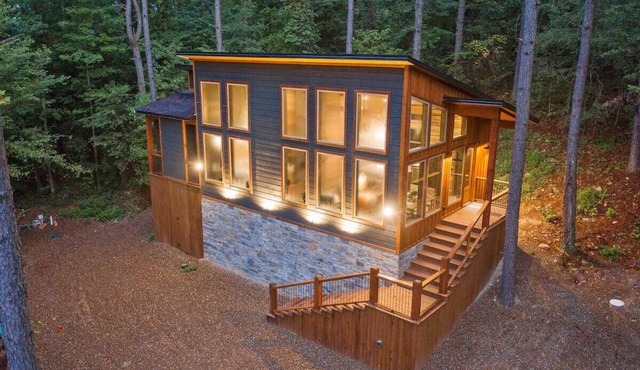 Perfect Couples Getaway! Modern Chic 1 bdrm Sleeps 4