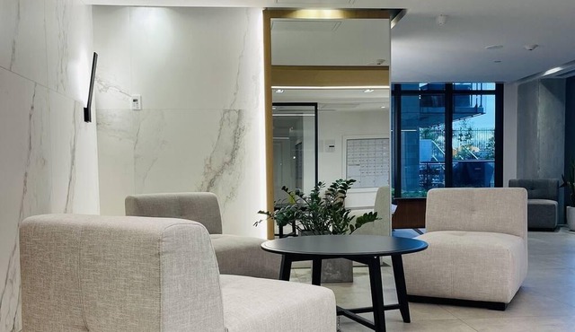 Perfect Cozy 2-Bedroom Condo with Pool & Gym