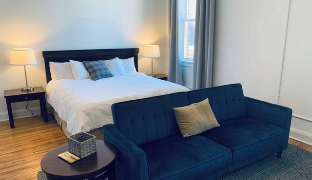 Perfect downtown apartment for short and long-term stays!