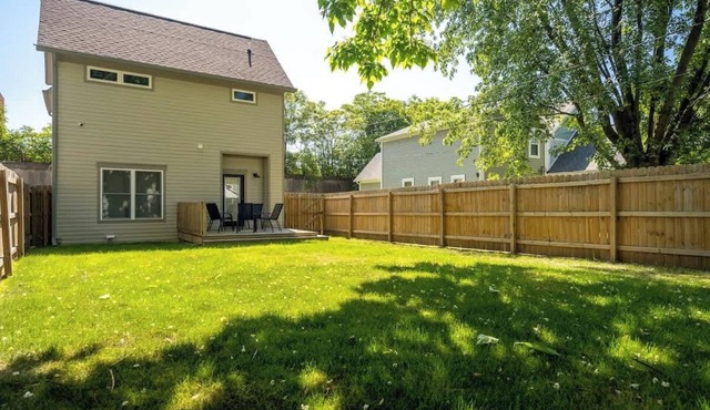 Perfect Downtown Location | Modern 3BR/3BA Home