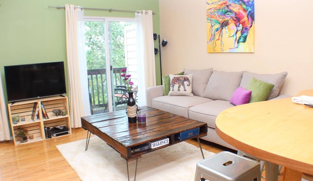 Perfect Downtown Location, Beautiful River Views