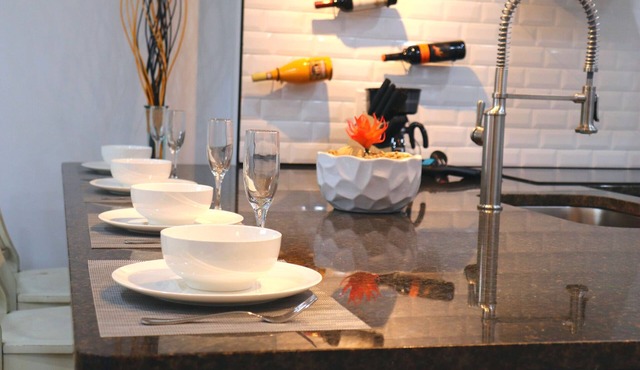 Perfect Escape From Home/Hogar Lejos De Casa