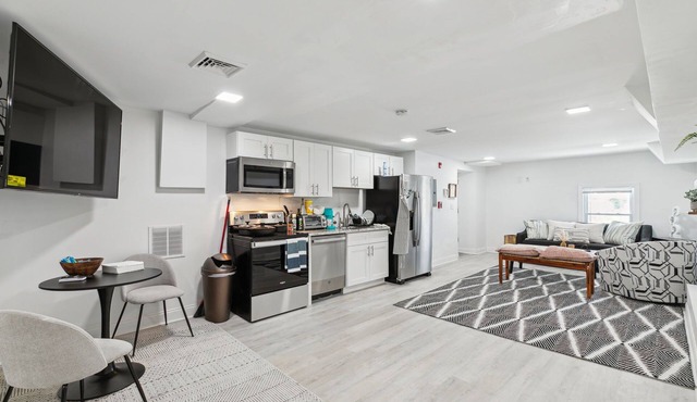 Perfect Escape! Luxurious High-End Modern Oasis