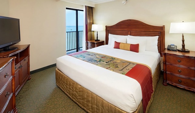 Perfect Event Location! 3 Awesome Units, Beachfront, Event Space, 3 Restaurants