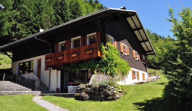 Perfect Family Chalet - Hot Tub & Nr Skiing/Hiking