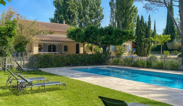 Perfect families, Fenced heated pool, Huge garden, 15 p.